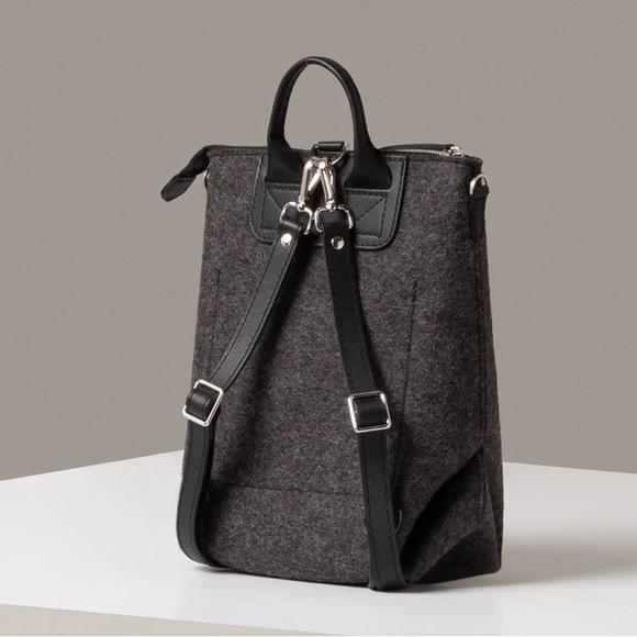 patagonia tres mlc 45l bag Black Hole Black premium value ASU Hype Clear Bag Color:Heathered Gray in top pocket for